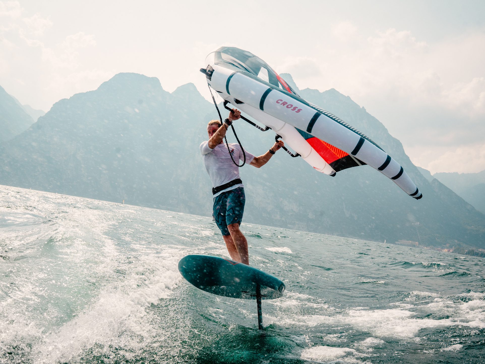 Noleggio wingfoil a Torbole sul Lago di Garda